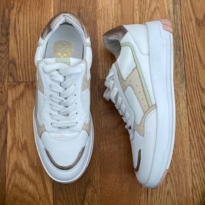 Vince Camuto Bucken Sneaker (size 9)
